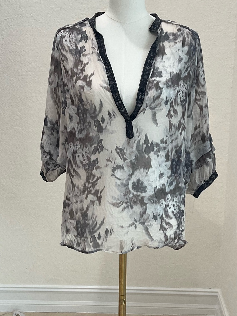 Zara Sheer Gray Floral V-Neck Women's Blouse